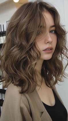 Layered Haircuts For Mid Length Hair, Haircuts For Wavy Thick Hair Medium, Haircut Ideas Medium Length Wavy, Wavy Perm Medium Hair, French Wavy Hair, Subtle Perm, Wavy Hair Haircuts Medium, Short Haircuts For Thick Frizzy Hair, Medium Curly Wavy Hair