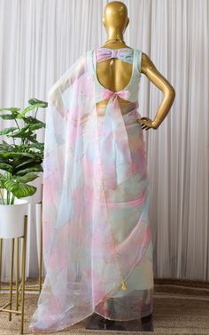 Pretty Organza Saree by Label Kanupriya Shop now on www.labelkanupriya.com E-mail us your queries on labelkanupriya@gmail.com #organzasaree #designersaree #floral #designerblouse Jacket Saree, Simple Lehenga, Blouse Stitching, Organza Lehenga, Saree Style