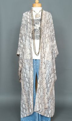 White Lace Kimono Outfit, Lace Kimono Outfit, Sand Snake, White Lace Kimono, Kimono Outfit, Lace Kimono, Hanging Dryer, Waist Tie, White Lace