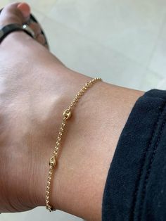 14K Gold Puffed Mariner Anklet Bracelet, 5MM Wide, Real 14K Gold Anklet, Gold Ankle Bracelet, Women Ankle Jewelry, Puffed Mariner Anklet, 5MM Mariner Style Gold Anklet, Shiny Finish, Mariner Anklet, Thick Gold Anklet, Light weight ♦ Materials: 14K Solid Gold♦ Available colors: Gold ♦ Anklet measurements: 10" in length, 5MM Wide Mariner Links, 2MM Wide Rolo Chain♦ Weight measurements: 3.9 grPRODUCTION TIMESOrder processing time varies between 1-2 business days, we work on our pieces dailyAll orde Elegant Gold Chain Anklet, Adjustable Gold Anklet With Chain, Gold Rope Chain Anklet, Elegant Yellow Gold Chain Anklets, Gold Plated Anklet With Adjustable Chain, Adjustable Gold-plated Anklets, Elegant Adjustable 14k Gold-filled Anklets, Weight Measurement, Ankle Jewelry