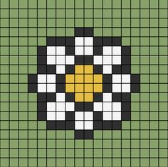 A pixel art template of a daisy (flower) from the top view. Pixel Flowers Art, Daisy Perler Bead Pattern, Pixel Art Paper Sheet, Pixel Art 15x15 Grid, Easy Pixel Art Flower, Pixel Art By Number, Pixel Flower Art, 15x15 Pixel Art, 13x13 Pixel Art