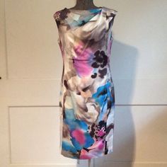 Never Worn- Still Has Tags! How Gorgeous Is This One?! See Photos For Condition (2-2) Dresses Floral, Ann Taylor Dresses, Ann Taylor, Floral Dress, Midi Dress, Size 6, Womens Dresses, Cream, Tags