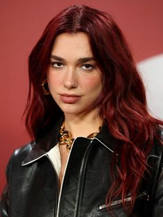 #dualipa #singer #music #hot Bright Spring Hair Color, Spring Hair Color Ideas, Deep Red Hair, Red Hair Looks, Cherry Red Hair, Wine Hair, Red Hair Inspo, Perfect Hair Color, Cherry Hair