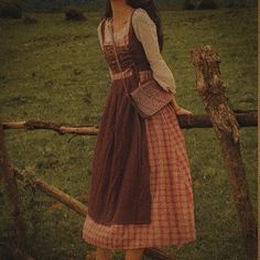 1800s Dresses Casual, Enola Holmes Dress, Early 1800s Fashion, Red Victorian Dress, 1800 Dresses, Poor Clothes, Farmer Fashion, 1800s Dresses, 1800s Clothing