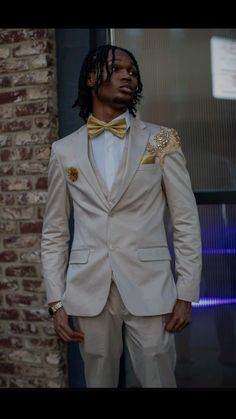 champagne color prom suit Hollywood Hoco Theme Outfit Men, Suits Men Prom Ideas, Champagne Prom Suit, Poses For Suit Men, White And Gold Prom Suit, Khaki Prom Suit, Gold Suit Prom, Cream Prom Suit, Beige Prom Suit