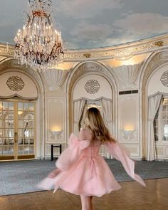 Modern Princess Outfits, Pink Aesthetic Pictures, Pink Parisian, Pink Princess Aesthetic, Lola Loud, Pink Glitter Wallpaper, Easy Photography Ideas, Pink Tumblr Aesthetic, Pink Wallpaper Girly