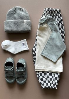 Frankie Aesthetic, Flatlay Ideas, Baby Wardrobe, Instagram Creative Ideas, Boys Style, Flats Outfit, Warm Weather Outfits, Clothing Photography, Kids Items