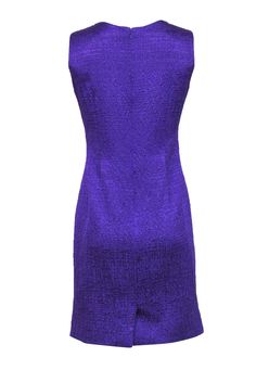 Get ready to dazzle in this pretty purple dress from Oscar de la Renta. This chic number boasts a playful textured blend of cotton and silk, making it an eye-catching and luxurious addition to any wardrobe. Complete with a flattering sheath silhouette, this timeless dress pairs perfectly with pumps for a fiercely feminine ensemble. Size 12 Self 61% Cotton, 38% Silk, 1% Elastane Lining 100% Silk Hidden back zipper Crewneck Sheath silhouette Sleeveless Back vent slit Very minor rubbing from wear B Define Feminine, Fiercely Feminine, Timeless Dress, Pretty Purple, Sleeveless Sheath Dress, First Lady, Purple Dress, Sheath Dress, Evening Gowns