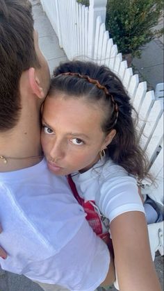 relationship hair goals Peinados Fáciles Para Cabello Corto, Lady Girl, Hair Hoop, Shark Tooth, Hair Hoops, Headband Hairstyles, Hair Comb, Hair Band