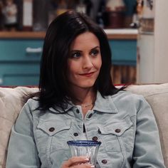 Friends Monica Geller, Monica Friends, Beth Harmon, Rachel Green Outfits, New York City Aesthetic, Friends Scenes, Friends (tv Series), Courtney Cox