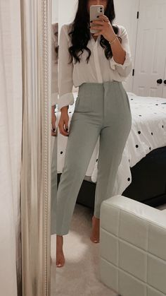 Office Fits, Morning Video, Casual Work Outfits Women, Fashionable Work Outfit, Corporate Attire, Chique Outfits, Business Outfits Women, Business Casual Outfits For Work, Camisa Social