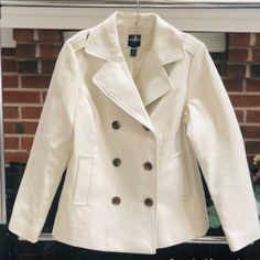 Ivory Button Up Fall Winter Pea Coat Jacket Medium Ladies Us Size Medium Fit Is Great Super Comfy Cozy & Warm Jacket Pairs With Anything Dress Up Or Down Perfect For Date Night Or Work Event Classic Cool Clean & Stylish Look Like Brand New Even Though Preowned Lots Of Life Left Med Size Looks Great On Sizes 4-6 Bundle With Other Items From My Closet For An Even Bigger Discount! Classic Gap Button-up Outerwear, Cream Single-breasted Button-up Outerwear, Fall Cream Outerwear With Button Closure, Fall Cream Outerwear With Double-breasted Button, Cream Double-breasted Outerwear For Fall, Classic Winter White Outerwear With Button Closure, White Outerwear With Lapel Collar And Button Closure, White Lapel Collar Outerwear With Button Closure, White Single Breasted Button-up Outerwear