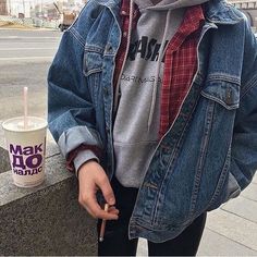 Its Halloween, Halloween Instagram, Moda Grunge, Look Grunge, 90s Trends, Flannel Outfits, Denim Jacket Outfit, Distressed Jean Jacket