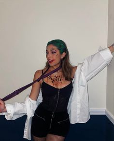 Joker Halloween outfit woman Joker Costume Aesthetic, Diy Joker Costume, Female Joker Halloween, Female Joker Costume, Rave Halloween Costumes, Joker Outfit, Costume Aesthetic, Female Joker