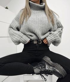 Stone Wallpapers, Casual Leggings Outfit, Wallpapers Trees, Rock Diy, Combat Boot Outfit, Cute Sporty Outfits, Leggings Outfit Casual, Turtleneck Outfit, High Waisted Black Jeans