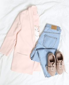 Blazer With Mom Jeans, Mom Jeans Ootd, Fashion Teens, Jean Mom, Ootd Spring, Pink Denim, Jeans Mom, Special Occasion Outfits