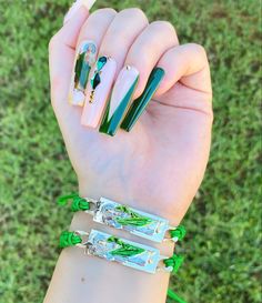 Handmade bracelet San Judas Acrylic Nails, San Judas Nails Ideas, San Judas Nails, Nails Quince, Nails Dark Green, Sweet 16 Nails, Brown Acrylic Nails, Nails Dark, Green Acrylic Nails