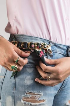 Bracelet Outfit, Bracelet And Rings, Hex Ring, Scarf Bracelet, Vogue Illustrations, Diy Statement Necklace, Belt Jeans, Hinged Ring, Silk Bracelet