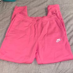 Taper To Ankle. Never Worn! Jordan Outfits, Nike Joggers, Casual Preppy Outfits, Nike Pink, Pink Outfits, Really Cute Outfits, Preppy Outfits, Dream Clothes, Nike Pants