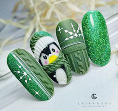 Green Nails For Christmas, Nail For Christmas, Green Nails Christmas, Red And Green Nails, Penguin Nails, Watching Christmas Movies, Luv Nails, Green Nail Art