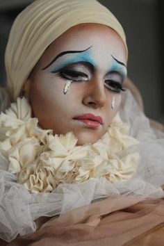 Theater Makeup, Circus Makeup, Pierrot Clown, Make Up Inspiration, Theatrical Makeup, Drag Makeup, Clown Faces, Stage Makeup