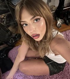 Makeup Going Out, Girl Next Door Makeup Look, Salty Makeup Style, Light Brown Hair Makeup, Makeup Looks Concert, Unnaprochable Makeup, Blonde Makeup Looks