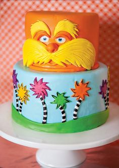 a cake decorated to look like dr seusster