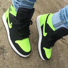 Shape Ideas, Shoes Sneakers Jordans, All Nike Shoes, Nike Shoes Jordans, Nike Air Shoes, Cute Nike Shoes