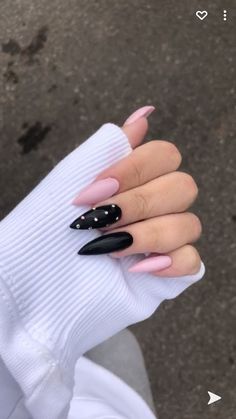 Black And Pink Nails, Unghie Nail Art, Edgy Nails, Gel Nails Diy, Grunge Nails, Pink Nail, Fire Nails, Fancy Nails, Chic Nails