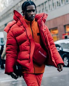 The Best Street Style from the Fall/Winter 2017 Fashion Shows Around the World Photos | GQ Hip Hop Concert Outfit, Outdoor Concert Outfit, Hiphop Style, Pretty Flacko, Street Style Fall Winter, Most Stylish Men, Guy Fits, Clear Spring