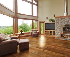 Johnson Hardwood English Pub Amber Ale AME-EM19004 Engineered Wood (please call us for special pricing and shipping details) Honey Oak Trim, Natural Wood Trim, Oak Wood Trim, Sherwin Williams Paint, Hardwood Floor Colors, English Pub, Oak Trim, Rustic Flooring, Interior Design Rustic