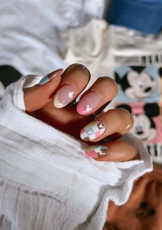 27+ Disney Nails That Are Pure *Magic* (simple, cute, classy) Baymax Nail Art, Neutral Mickey Nails, Disney Nails Winter, Trendy Disney Nails, Run Disney Nails, Disney 100 Nails, Disney Neutral Nails, Elegant Disney Nails, Natural Disney Nails