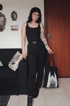 Outfit With Choker, Beauty School Outfits, Traditional Tattoo Arm, Choker Outfit, Goth Fits, Rocker Style, Glam Girl, Formal Outfit