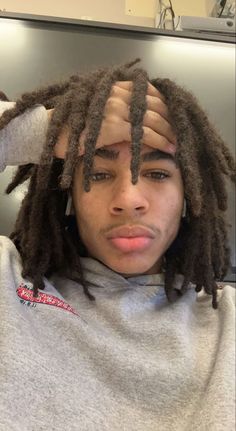 Darkskin Dudes, Darkskinboys Dreads, Dreadheads Men Black, Dread Heads, Mens Dreads, Fine Guys, Cute Dreads, Dreadlock Hairstyles For Men, Light Skin Men