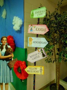 Wizard Of Oz Door, Door Decoration Ideas, Homecoming Floats, Witches Castle