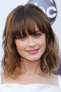 Matrix Hairstyle, Beyonce Hairstyles, Hairstyles Reference, Prom Hair Styles, Short Haircuts With Bangs, Dunner Wordend Haar, Celebrity Haircuts, Hairstyles Simple, Side Bangs Hairstyles