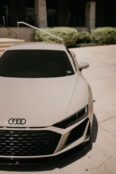 Lonestar Tint's Audi R8 Mocha Latter Front Dream Cars Audi, Fastest Car, Luxury Cars Audi, Rich Cars, Car Drawing, Automotive Care, Car Decorations, Window Tint, Bugatti Chiron