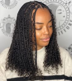 Bohemian Knotless Braids Shoulder Length, Medium Bohemian Knotless Braids Short, Knotless Box Braids Medium With Curls Shoulder Length, Bohemian Knotless Braids Bob, Mid Length Braids For Black Women, Shoulder Length Boho Knotless Braids, Medium Length Braids Black Women, Shoulder Length Braids For Black Women