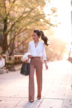 Fall business professional outfit flare trousers_extra petite boston Look Working Girl, Job Interview Outfit, Extra Petite, Spring Work Outfits, Summer Work Outfits, Workout Outfits, Professional Attire, Interview Outfit