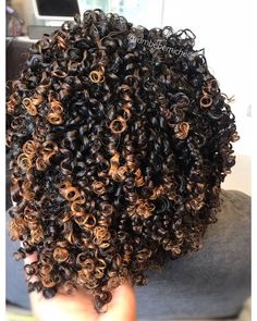 #BebeMichelleSignatureCut + Curl Definition brought her curls to LIFE, with some much needed shape! . . @avaluxenaturals #MoistureMist +… Curly Wurly, Curly Styles, Curly Fro, Curl Definition, Brown Hair Dye, Blonde Curly Hair