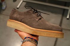 Comfortable Mens Shoes, Creepers Shoes, Kicks Shoes, Moda Streetwear, Handmade Leather Shoes, Chunky Shoes, Round Eyeglasses, Military Boots