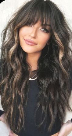 Hair With Highlights Brown, Hair Color Brunettes, Simple Clothes, Haircuts For Long Hair With Layers, Dark Hair With Highlights, Long Dark Hair, Women's Hairstyles