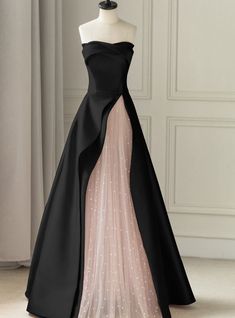 Silhouette:a-lineHemline:floor lengthNeckline:straplessFabric:satin tulleShown Color:blackSleeve Style:sleevelessBack Style:zipper upEmbellishment:noneBuilt-in Bra: yes Floor Length Prom Dresses, Prom Dress Inspiration, Pretty Prom Dresses, فستان سهرة, Fairytale Dress, Glam Dresses, Formal Dresses Prom, Black And Pink, Long Prom Dress