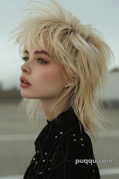 Mullet Haircuts for Women: A Style Statement Worth Trying - Puqqu Gothic Hairstyles, Extension Hair, Mullet Haircut, Women's Hairstyles, Haircuts For Medium Hair, Mullet Hairstyle