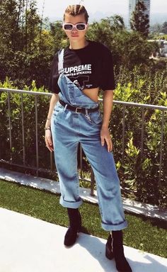 10 looks pra arrasar no rock in rio » STEAL THE LOOK Hipster Outfits Winter, 80s Vintage Fashion, Estilo Indie, Sofia Richie, Estilo Preppy, Inspirational Sayings, Indie Outfits