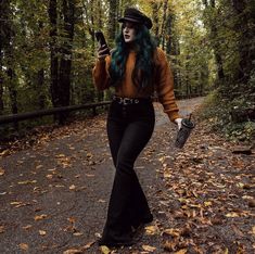 Outfits With Bell Bottoms, Goth Outfits Winter, Groovy Clothes, Ugly Outfits, Contemporary Clothes, Outfits 70s, Alt Outfits, Rodeo Outfits, Boho Chic Outfits