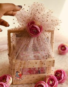 Invitation Hamper Ideas, Aesthetic Hamper, Room Hampers For Indian Weddings, Bari Packing, Room Hampers, Return Favours, Pink Hamper, Diwali Hampers, Bride To Be Decorations