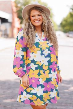 Chic Soul plus size clothing, v-neck long sleeve floral  short multicolored dress Chic Soul, Elegant Look, Model Fits, Lovely Dresses, Savannah Chat, Looks Great, Floral Pattern, The Dress, Wardrobe