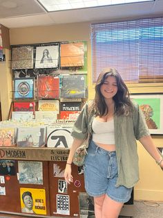 Record vinyl shopping aesthetic indie candid Indie Records Aesthetic, Record Store Instagram Pictures, Record Shops Aesthetic, Record Shop Aesthetic Vintage, Old Record Store Aesthetic, Aphex Twin, Aesthetic Indie, Face Claims, Twins