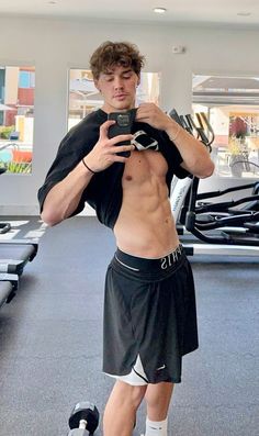 noah beck Gym Boy, Black Suit Men, Muscle Hunk, Man Crush Everyday, Boyfriend Photos, Gym Inspiration